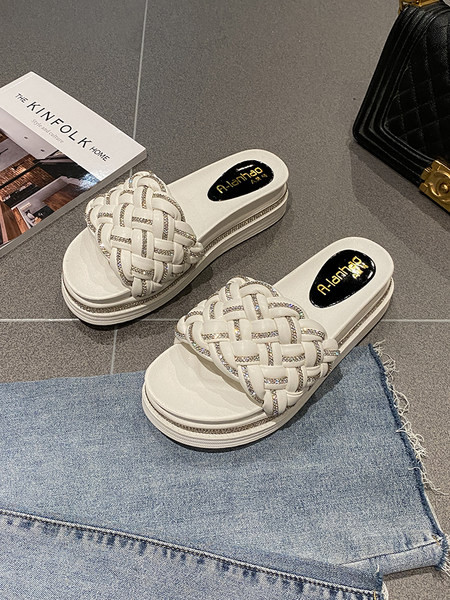 Ikdienas sieviešu čības, kas dekorētas ar akmeņiem - eko āda