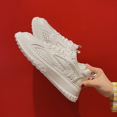 Elpojoši ikdienas apavi ar šņorēm divās krāsās