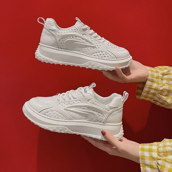 Elpojoši ikdienas apavi ar šņorēm divās krāsās