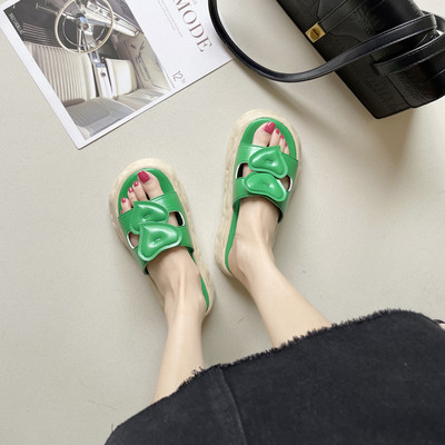 Sieviešu ādas čības ar plakanām zolēm - četrās krāsās