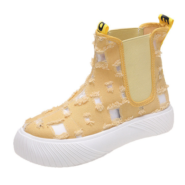 Jauns sieviešu kedu modelis trīs krāsās un plakanu zoli