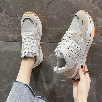 Sieviešu kedas baltas ar mežģīnēm piemērotas vasarai