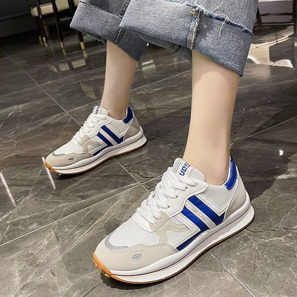 Sieviešu kedas baltas ar mežģīnēm piemērotas vasarai