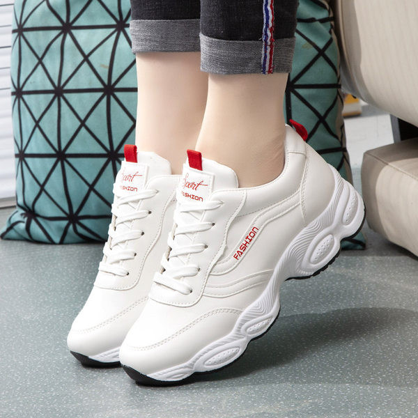 Sporta un ikdienas sieviešu kedas ar rupju zoli - mākslīgā āda