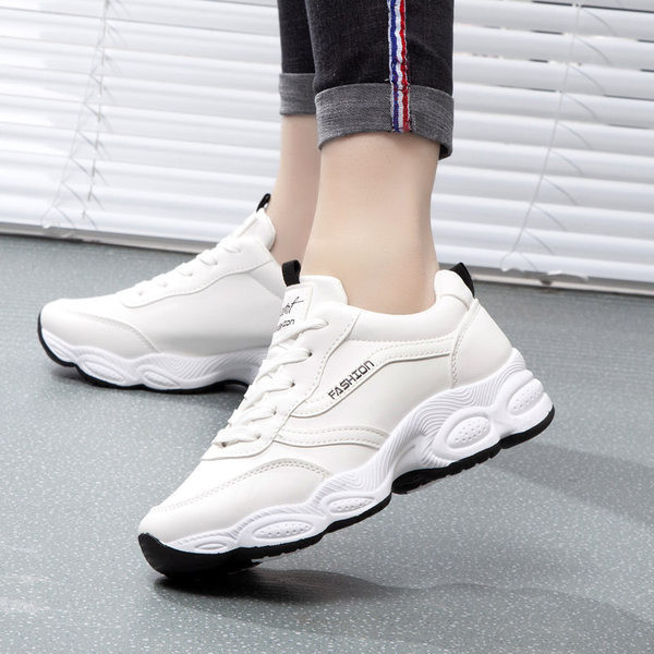 Sporta un ikdienas sieviešu kedas ar rupju zoli - mākslīgā āda