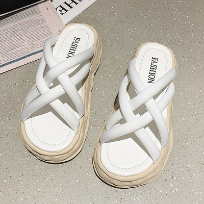 Jauns vasaras čību modelis ar krusteniskām siksnām