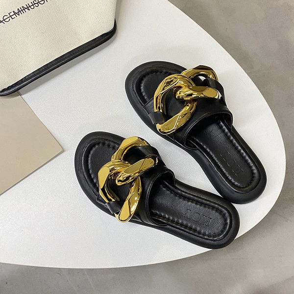 Sieviešu ādas čības ar plakanu zoli un metāla ķēdīti