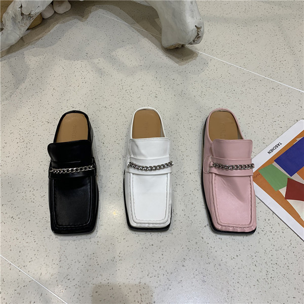 Jauns sieviešu slēgto čību modelis no mākslīgās ādas trīs krāsās