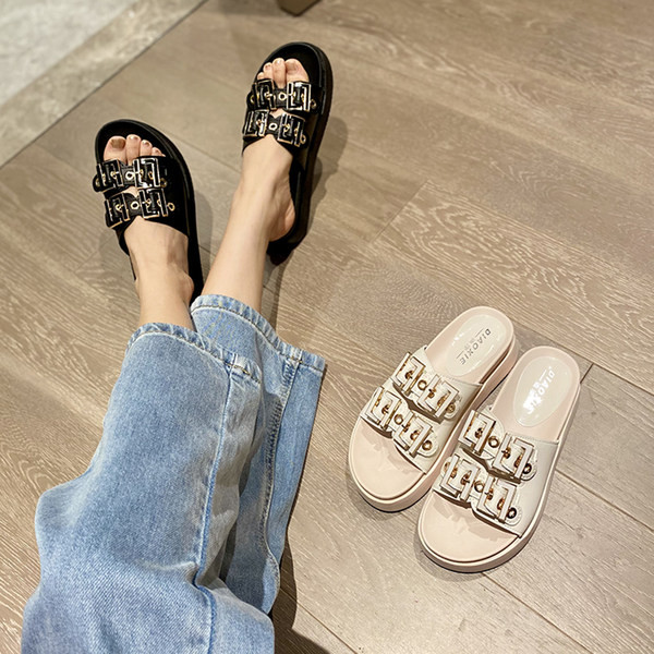 Sieviešu mākslīgās ādas čības ar sprādzēm