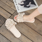 Ikdienas čības no eko ādas ar cirtām un pērlēm