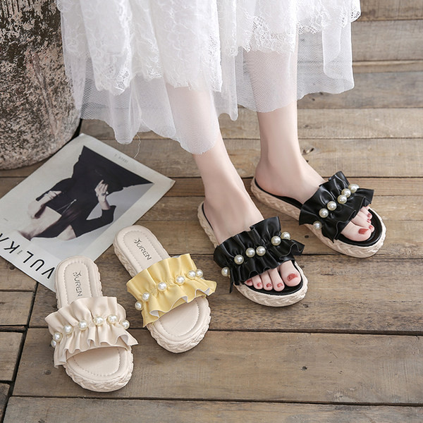 Ikdienas čības no eko ādas ar cirtām un pērlēm