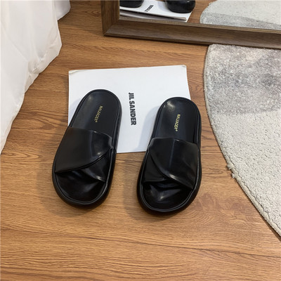 Ikdienas sieviešu čības ar krusteniskām siksnām - vairākas krāsas