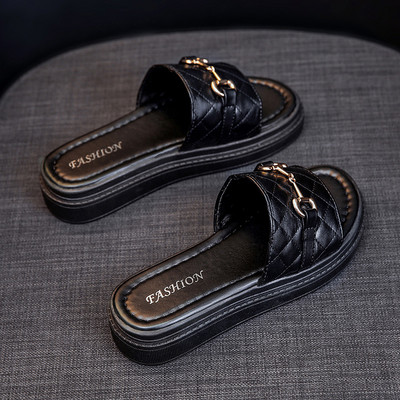 Jauna modeļa vasaras čības ar stepētu ādas siksniņu