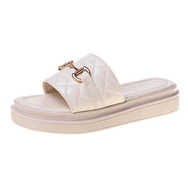 Jauna modeļa vasaras čības ar stepētu ādas siksniņu