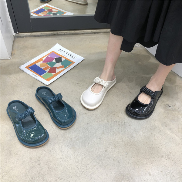 Sieviešu slēgtas čības no mākslīgās ādas