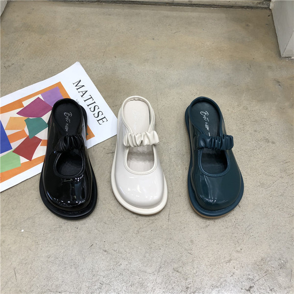 Sieviešu slēgtas čības no mākslīgās ādas