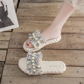 Ikdienas čības ar tekstila lencēm un pērlēm