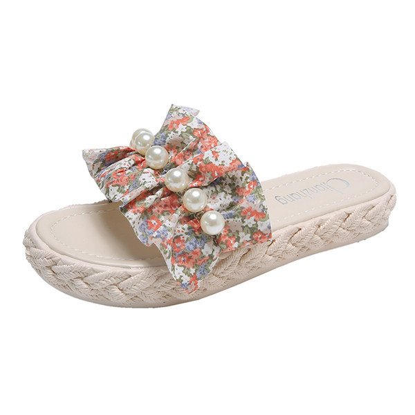 Ikdienas čības ar tekstila lencēm un pērlēm