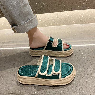 Jauns sieviešu čību modelis ar velcro