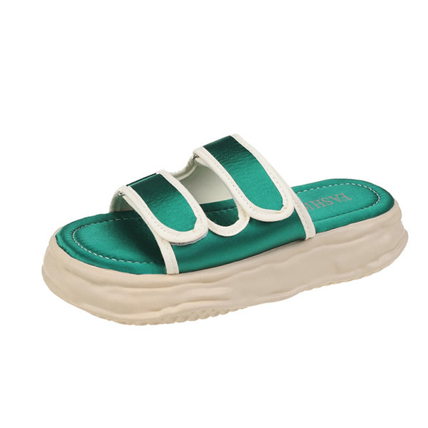 Jauns sieviešu čību modelis ar velcro