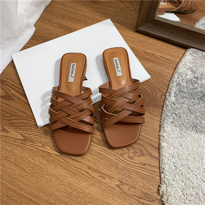 Ikdienas sieviešu čības no mākslīgās ādas - ar plakanu zoli