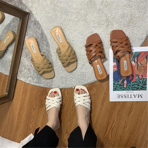 Ikdienas sieviešu čības no mākslīgās ādas - ar plakanu zoli