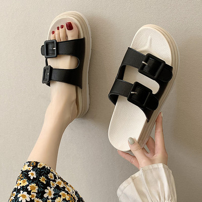 Ikdienas čības ar sprādzēm