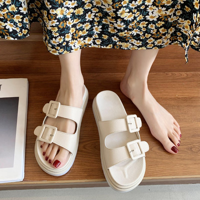 Ikdienas čības ar sprādzēm