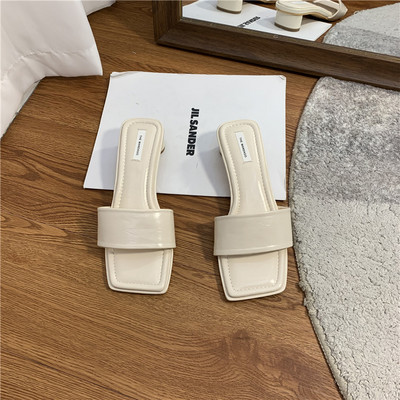 Jauns sieviešu čību modelis no mākslīgās ādas ar papēdi