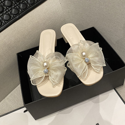 Παντόφλες casual γυναικέιες  με επίπεδη σόλα και διακόσμηση από πέρλες