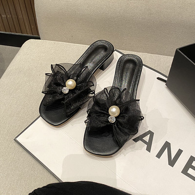 Παντόφλες casual γυναικέιες  με επίπεδη σόλα και διακόσμηση από πέρλες