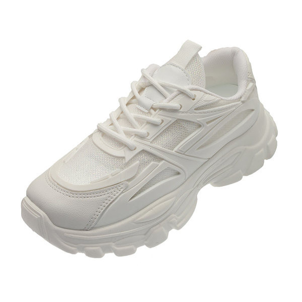 Sieviešu kedas ar mežģīnēm baltā krāsā piemērotas vasarai