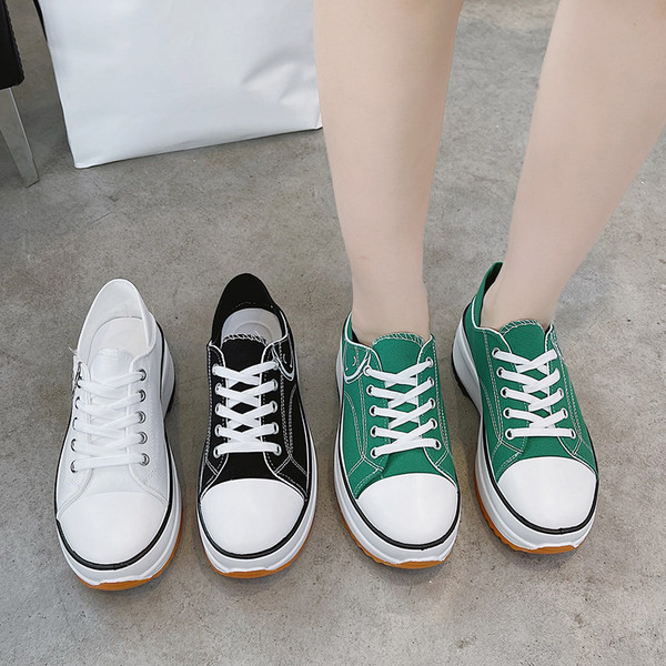 Γυναικεία casual πάνινα παπούτσια με κορδόνια σε τρία χρώματα