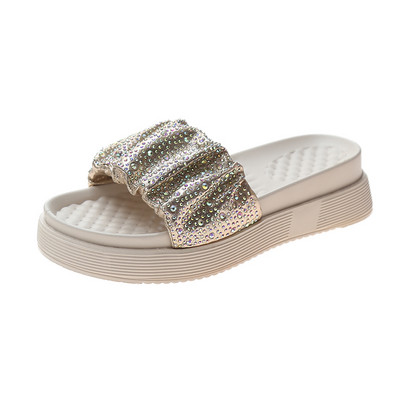 Μοντέρνες παντόφλες με διακοσμητικές πέτρες και επίπεδη σόλα