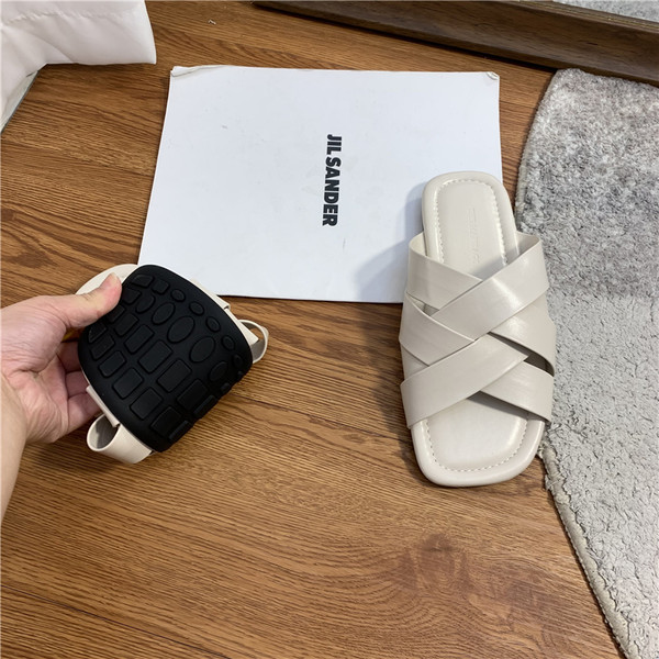 Jauns sieviešu čību modelis no mākslīgās ādas ar plakanu zoli - vairākas krāsas