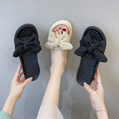 Sieviešu neslīdošās čības ar lentīti