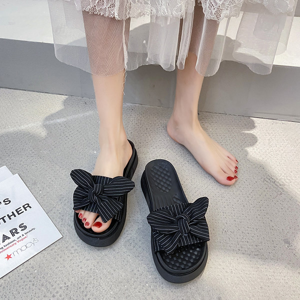 Sieviešu neslīdošās čības ar lentīti