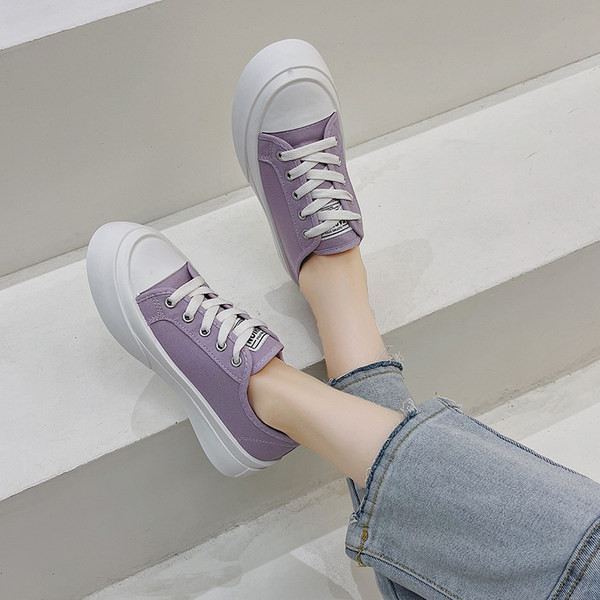 Γυναικεία αθλητικά πάνινα παπούτσια με κορδόνια σε τρία χρώματα