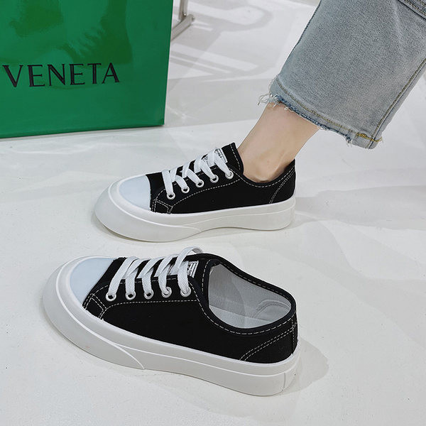 Γυναικεία αθλητικά πάνινα παπούτσια με κορδόνια σε τρία χρώματα