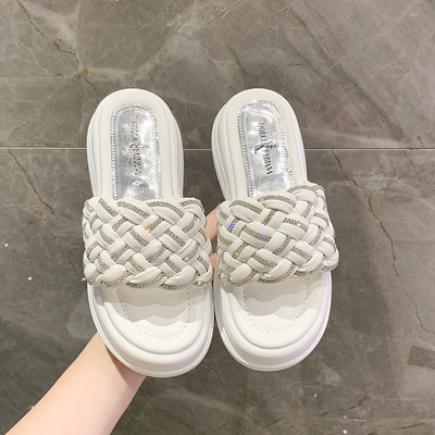 Sieviešu modernas čības ar akmeņiem