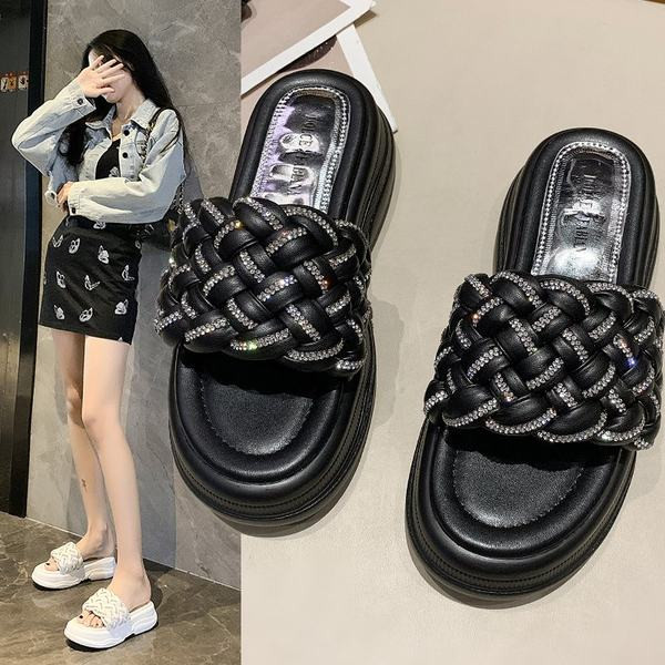 Sieviešu modernas čības ar akmeņiem