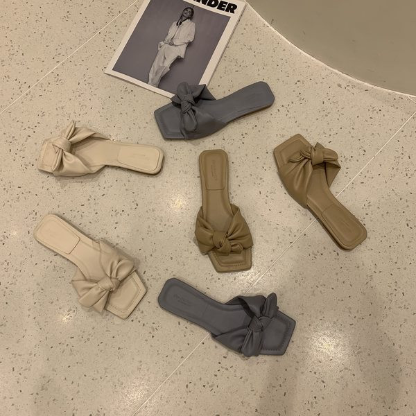 Modernas sieviešu čības no eko ādas ar lentīti trīs krāsās