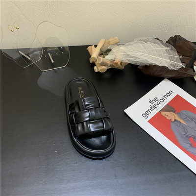 Ikdienas sieviešu ādas čības ar plakanu zoli trīs krāsās