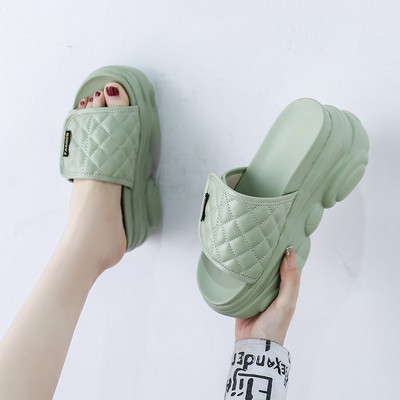 Παντόφλες μοντέρνες γυναικείες με πλατφόρμα 7,5 cm