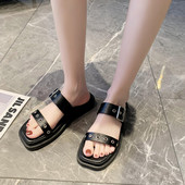 Modernas sieviešu čības ar sprādzēm