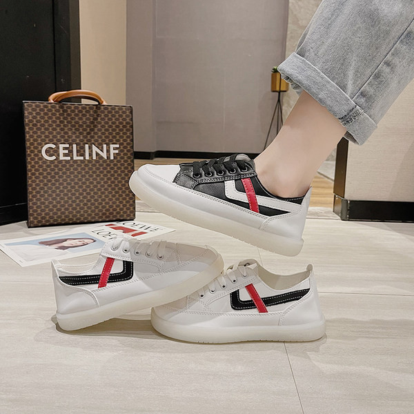 Sieviešu ikdienas kedas ar plakanām zolēm un šņorēm - divu krāsu