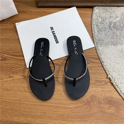 Ikdienas sieviešu čības ar akmeņiem - caur pirkstu