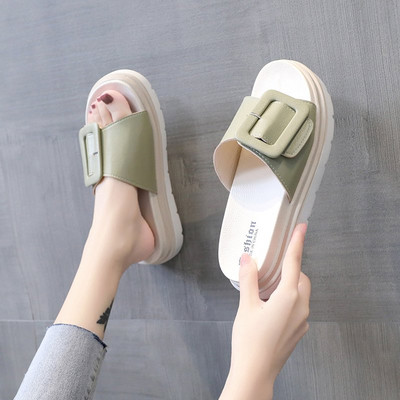 Modernas sieviešu čības ar sprādzi