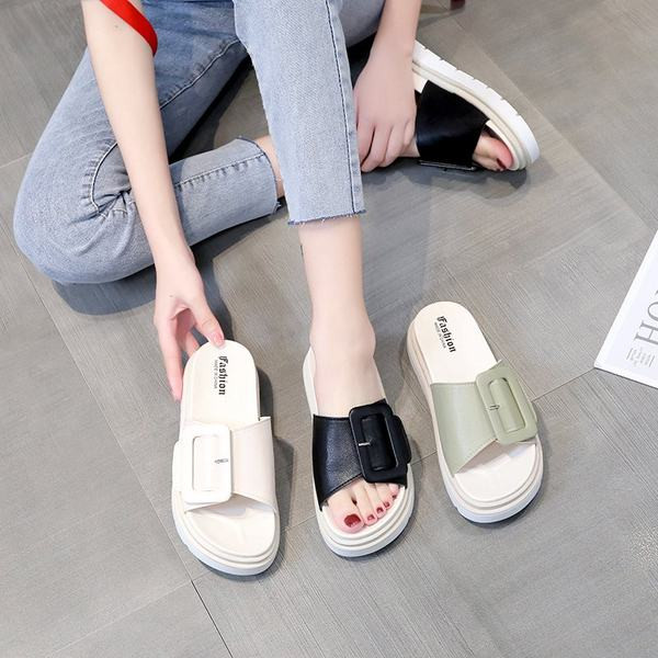 Modernas sieviešu čības ar sprādzi