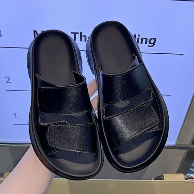 Modernas sieviešu čības ar velcro